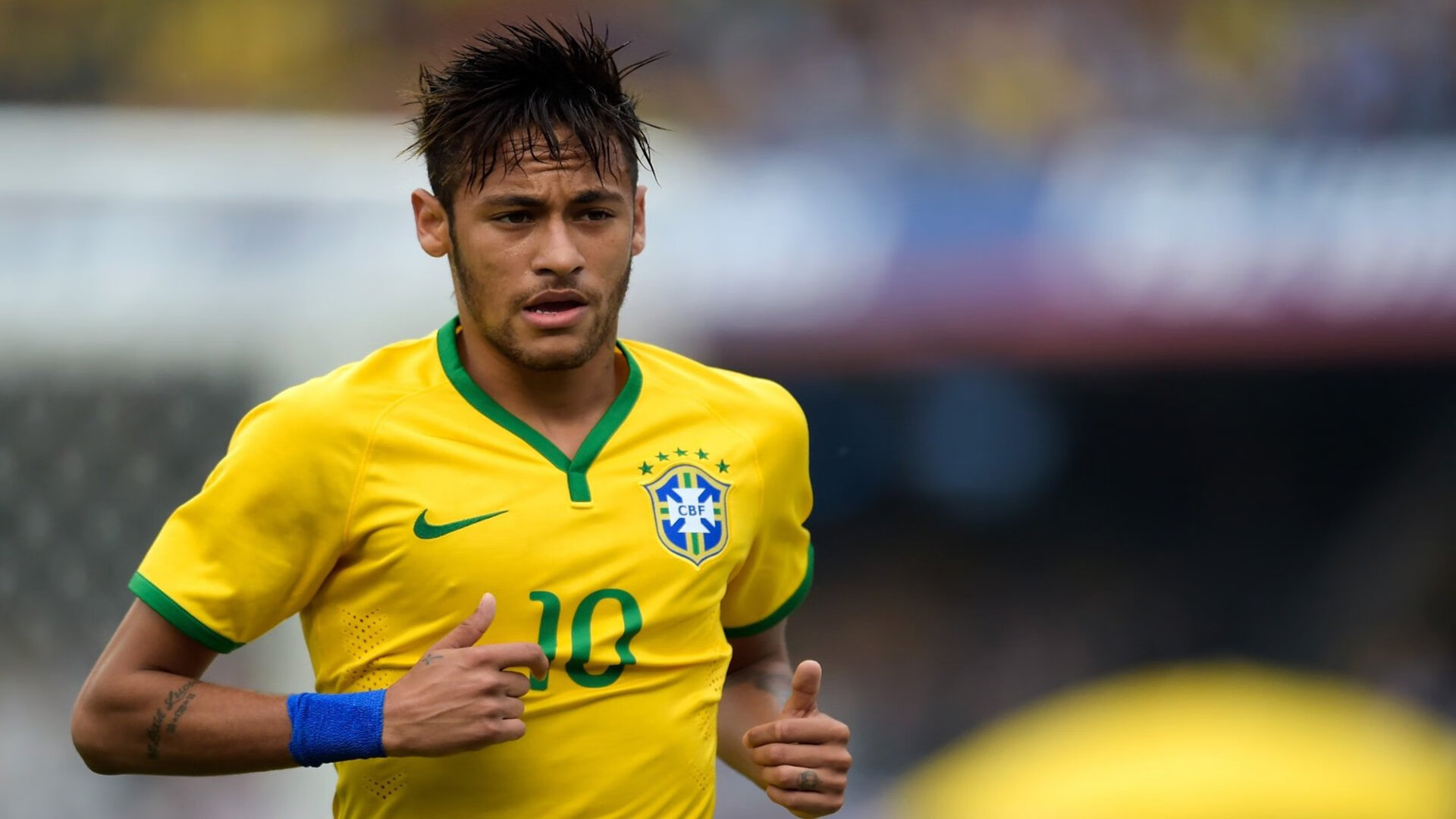 爱游戏体验-电竞选手如何与粉丝互动:真诚交流与积极回馈,如何跟电竞选手谈恋爱