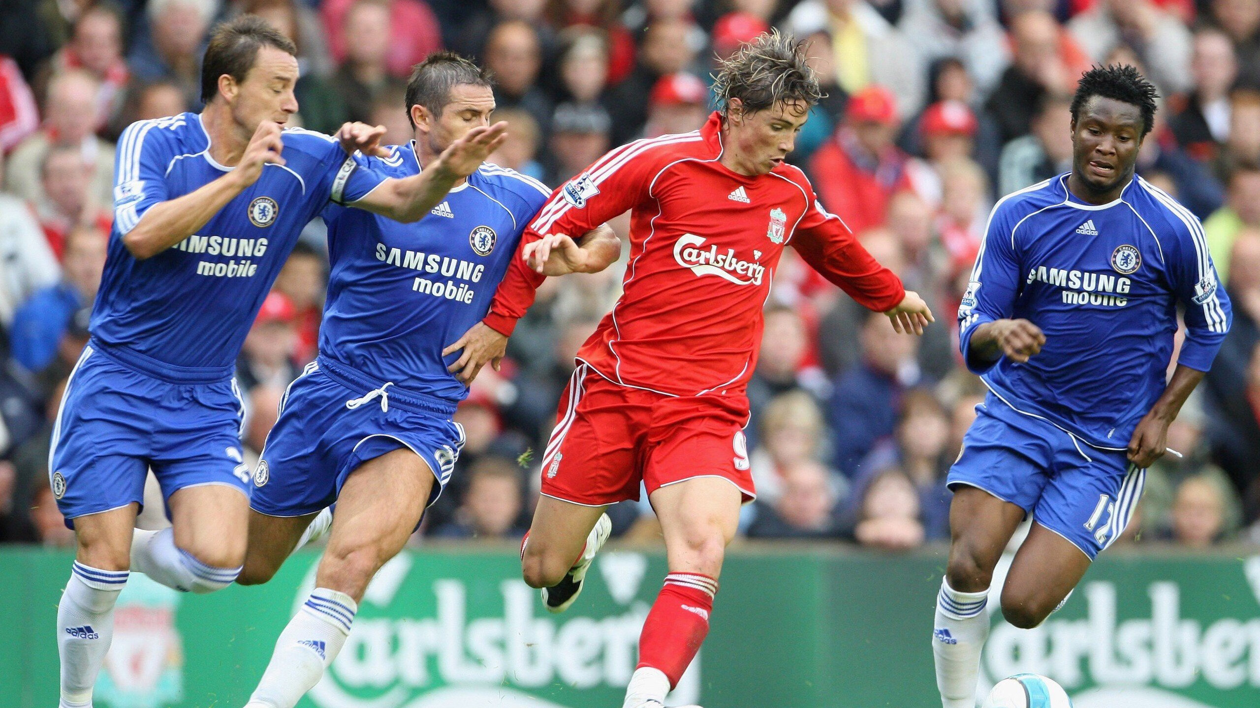 AYX官网-赛场上的“绝佳配合”，欧冠中的团队协作艺术，欧冠战队