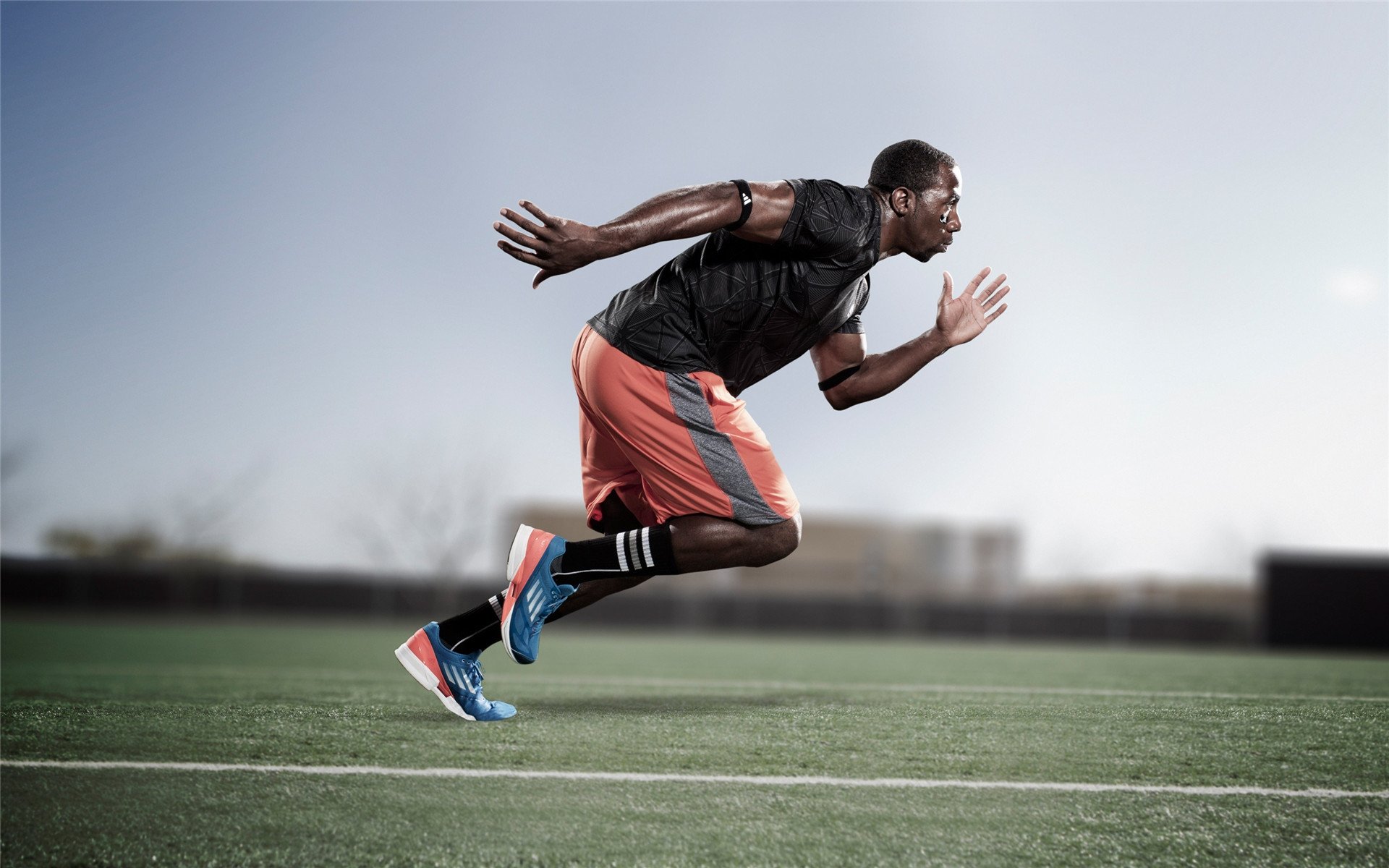 爱游戏体育在线-逆境中的“钢铁战队”——不屈不挠的足球精神，钢铁战队是哪个公司